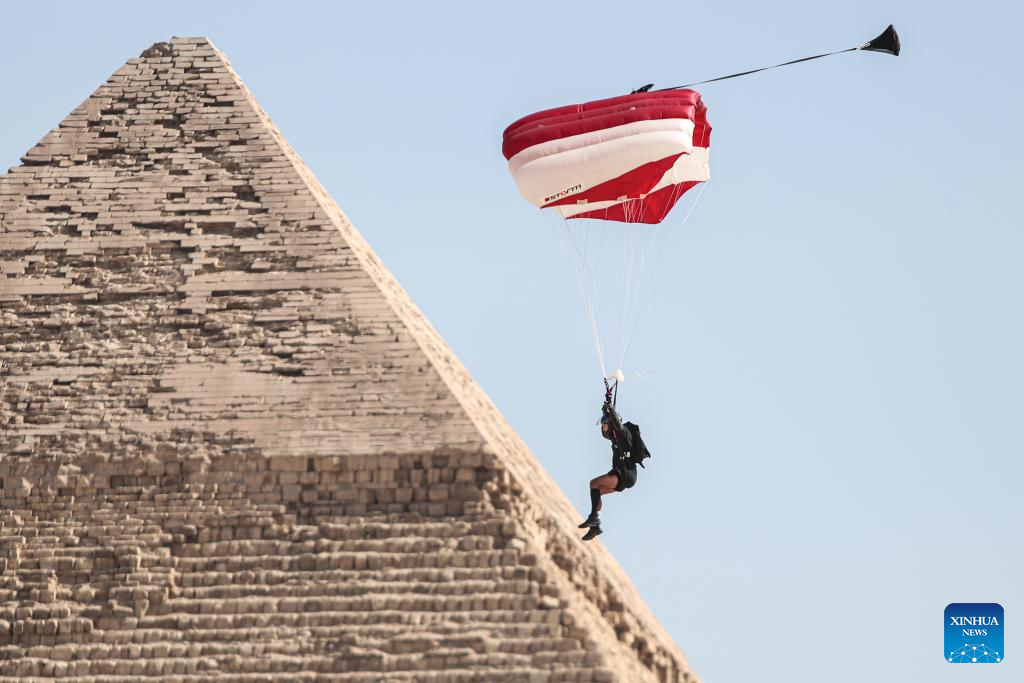 Skydiving festival Jump Like a Pharaoh kicks off in Egypt