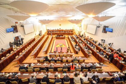 Mozambique's Parliament Sworn In Amid Opposition Boycott and Rising Unrest