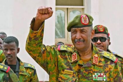 Sudan’s Burhan Orders Armed Groups to Leave Khartoum Within Two Weeks