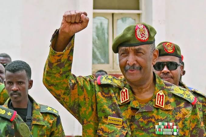 Sudan’s Burhan Orders Armed Groups to Leave Khartoum Within Two Weeks