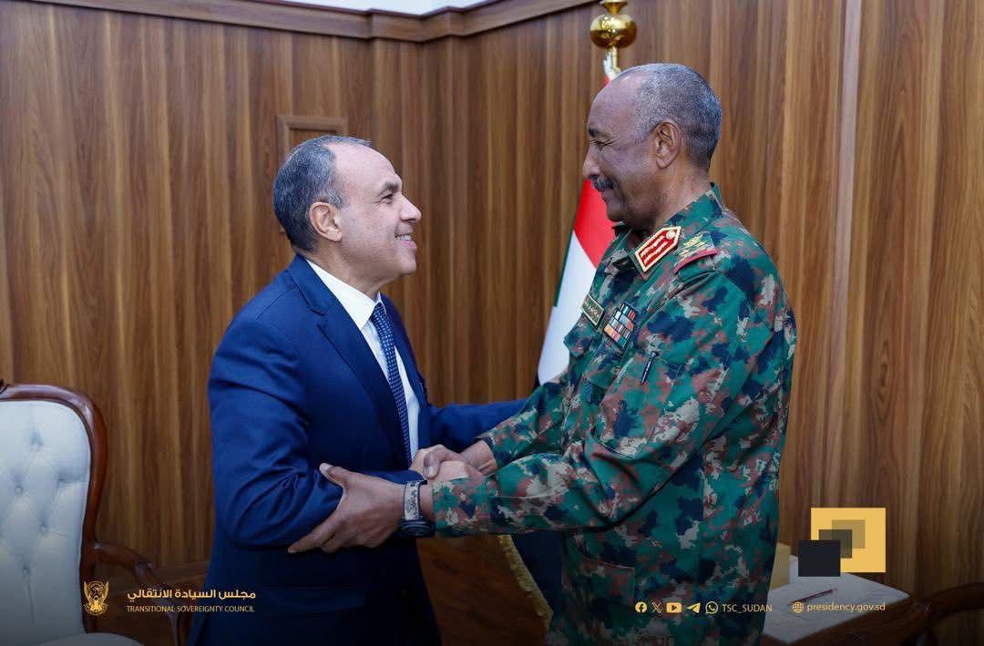 Egypt’s Foreign Minister Meets Al-Burhan, Reaffirms Support for Sudan’s Unity