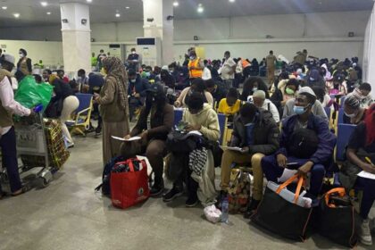 stranded Nigerians 1062x598 1