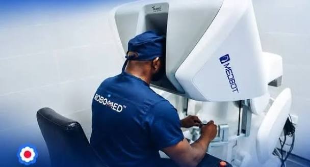 Nigeria performs first tele-robotic surgery to remove kidney tumour in Abuja