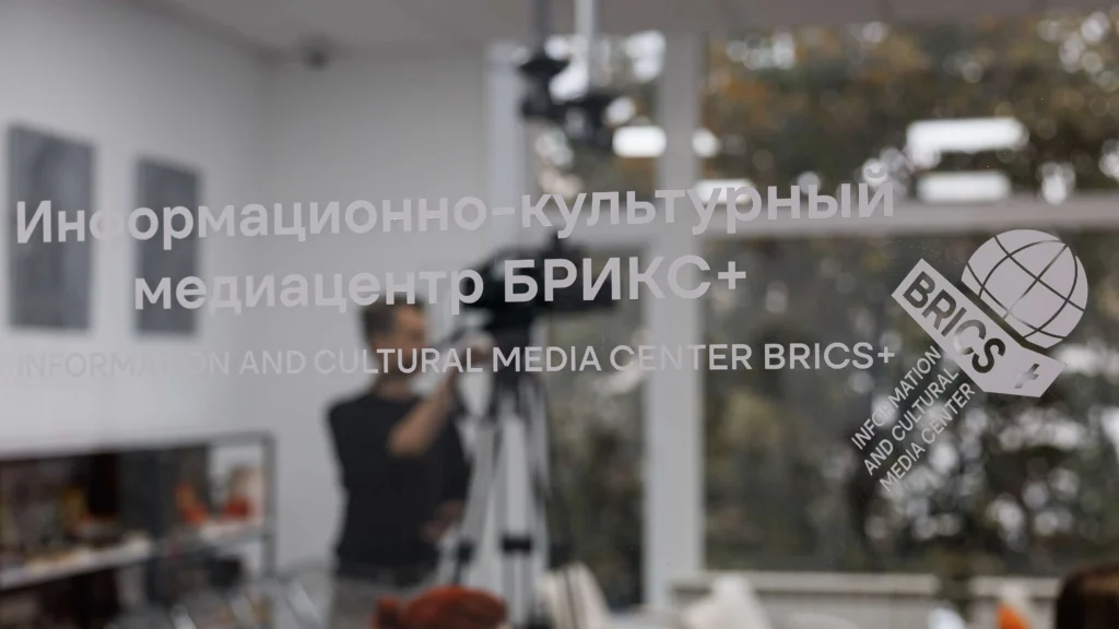 trainees from 10 nations gather in Moscow to explore Russian theatrical traditions and stage excerpts